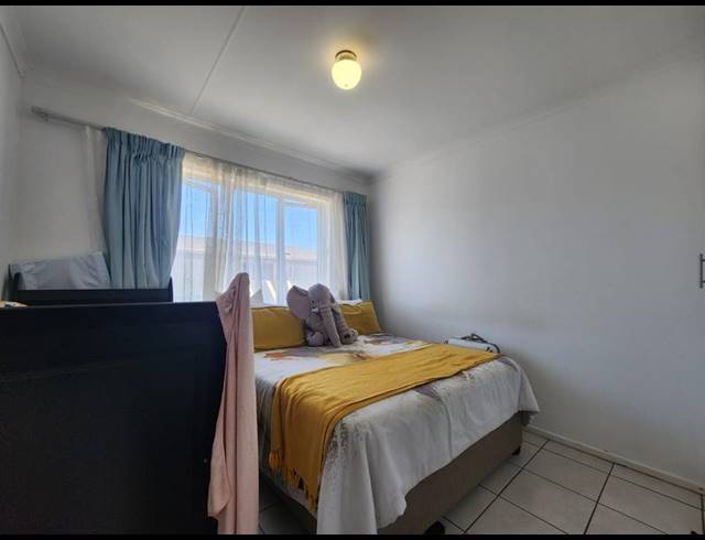 2 BEDROOM PROPERTY TO RENT IN NORTH BEACH